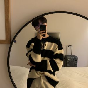 Soft Loose Mens round Neck Sweater Autumn Winter Knittedwear Color Block Design Comfortable Long Sleeve Casual Vintage Style