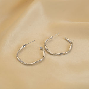 Minimalist Cold Style Twisted Ear Cuff Earring Attractiveness Ins Small Design Sense Mosquito Coil Tray Ear Clip No Piercing Required