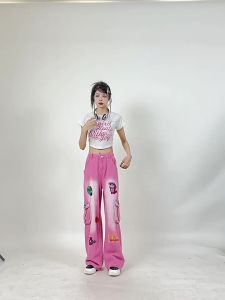 MZVZ | Quần Jeans Nữ Thêu Hình Hoạt Hình Màu Hồng Cao Waist Đùi Rộng Cropped