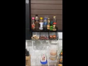 ชั้นวางเครื่องปรุงรสในครัวติดผนังตะกร้าเก็บของแบบไม่ต้องเจาะกันน้ำและกันสนิมความจุข รส 30 ชั่วโมง