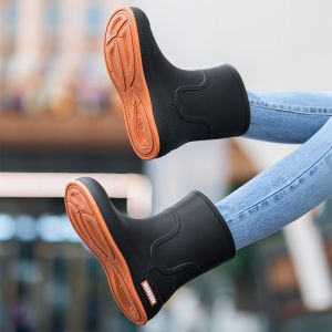 Giày Đi Mưa Chống Thấm Nước Mùa Đông Cho Nữ Giày Bốt Ngắn Lót Lông Cừu Thời Trang Chống Trượt Giày Bốt PVC Mùa Xuân 2024