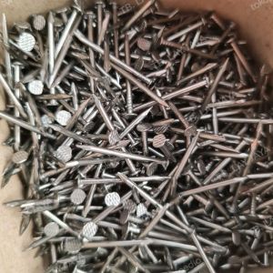 Paku kayu jalosi triplek  ukuran 1 inch 3cm harga eceran COD