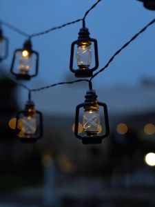 Đèn Trang Trí Năng Lượng Mặt Trời Hình Đèn Dầu 20 Bóng LED Nhiều Chế Độ Chiều Dài 5m - DA3066