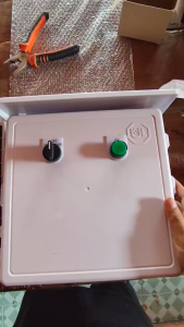 ตู้ควบคุมตั้งเวลามีแผงโซล่าเซลล์และแบตเตอรี่ในตัว ใช้งานกับโหลดหรือปั้มน้ำระบบโซล่าเซลล์ที่มีกระแสไม่เกิน 30A