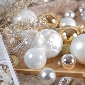 ลูกบอลคริสต์มาส White Ice Lacquer - Christmas Baubles Glass | Ø 8 cm.