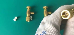 Safety valve for aircon Adapter R410A R22 Refrigerant Charging Retention Control Valve Aircond Repair Top Up flaring tools heavy duty Aircon tools Aircon accessories