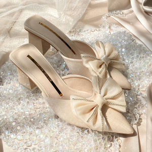 รองเท้าแตะส้นสูงแบบสวมครึ่งนิ้วสำหรับผู้หญิง ทรงหัวแหลม สายรัดหัวเข็มขัดปมผีเสื้อ ทรงหัวแหลม แฟชั่นฤดูร้อน รองเท้าแตะแบบสวมครึ่งนิ้ว