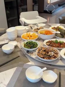 JINGDITAOCI | Elegant High-End Jingdezhen Ceramics Tableware Set
