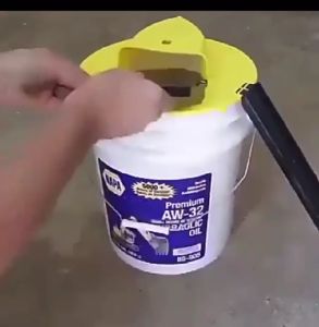 Rat Trap Bucket Mouse Bucket Trap cage Super Sensitive Mouse Trap Cage Rat Trap mouse trap can be reused indoor and outdoor kitchen room Reset Mousetrap Flip Mousetrap Rat Killer Glue Board