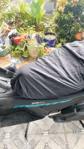 Pelindung jok Cover Seat Sarung jok motor Pelindung Jok matic beat Scoopy. Vario. Fino. Genio. Supra. Mio. X ride. Soul. Xeon. Shogun. Vega. Jupiter. Vixion Universal segala jenis motor