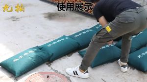 Reuse Flood Water Barrier SandbagsWater absorbing expansion bagSandless Sandbag Flood Control WaterLong Canvas Bags Thickened Reusable Bags For Home DoorsSandless Protection Rain Protection Reusable Absorbent Prevention For Garages And Basemen