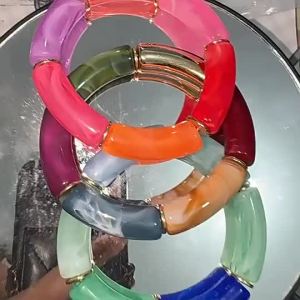 Một Màu Thời Trang Acrylic Vòng Tay Nữ Dubai Âu Mỹ Hẹn Hò Nữ Trang Sức Hoang Dã