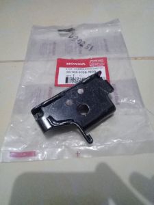 bracket dudukan rumah kunci kontak stay combination switch sonic 150r original honda 35105K56N00