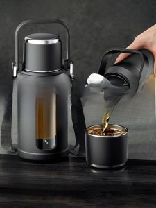 Large Capacity 2000ml High Temperature Resistant Glass Water Bottle for Men Outdoor Travel Anti-Fall Tea Cup Bottle Male Model