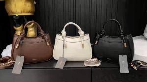 Túi Xách Pe .r0 Dáng Thuyền Bầu Sang Trọng Chuẩn Hãng Size 20cm (Auth Tuồn)