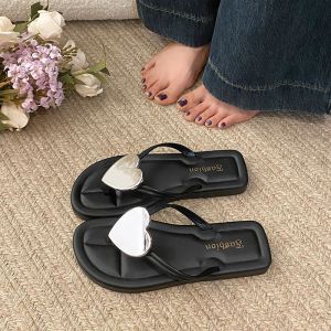 Fashionable Heart Patterned Thong Slippers Comfortable Flat Bottom Sandals Anti-Slip Beach Shoes for Summer PVC Material