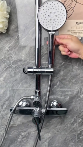 ที่แขวนฝักบัว สามารถปรับองศาได้ ตัวยึดราวฝักบัวห้องน้ำอุปกรณ์เสริมแบบไม่ต้องเจาะ 18-25mm