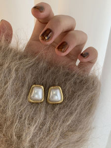 Elegant S925 Silver Needle Pearl Stud Earrings Geometric Versatile Fashionable Commute Womens Jewelry Square Style Alloy