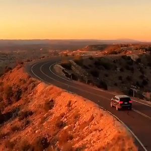 TOYOTA รถยนต์ ลมยาง ปั้มลม ไฟฟ้า 15000mAh ชาร์จ พาวเวอร์ จอแสดงผล 5 วินาทีชาร์จเต็ม