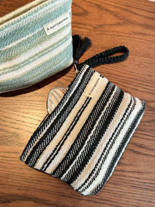 Large Capacity Stripe Pattern Handheld Makeup Bag: An Elegant Travel Toiletry Organizer