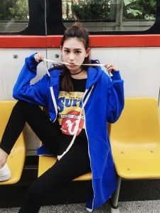 เสื้อสเวตเตอร์คอวีแขนยาวผ้าฝ้ายผสมสำหรับผู้หญิง ทรงหลวม แขนยาว ปกติ ฤดูใบไม้ผลิและฤดูใบไม้ร่วง เสื้อคลุมกันหนาวแบบลำลอง