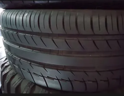 Ban mobil copotan tubles ring 17 ukuran 225/65 layak pakai