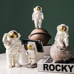 Nordic Style Resin Astronaut Model Home Decorations Living Room Small Ornaments Creative Life Space Man Desktop Accessories