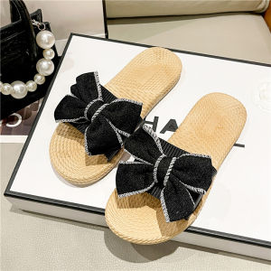 French Elegant Flat Bottom Sandals Womens Summer 2025 New Popular Fairy Style Outdoor Slippers Simple Design Flat Heel PVC