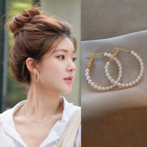 Pianist | Luxury S925 Silver Freshwater Pearl Ear Hoops 2026