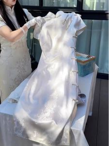 Elegant High-End White Cheongsam Dress Buttoned Asymmetrical Slit Design Slimming Effect New Chinese Style Summer Womens Hanfu