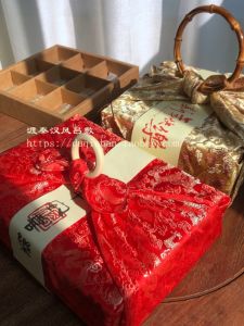 Red Silk Brocade Wind-Woven Golden Dragon Package Cloth: A Unique Gift Wrapping Solution