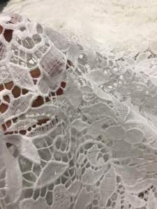 Vải Ren chỉ màu Trắng chân 2 biên(khổ1m25)dày vừa mềm_may đầm váyáo kiểuchân váysét thiết kế...thời trang