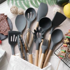12pcs Set of Multi-color Silicone Wooden Handle Kitchenware Set Non Stick Pot Spatula and Spoon Cooking Utensils Heat-resistant