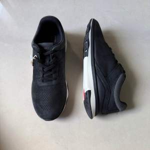 Giày fitflop nam da nubuck đen chuẩn dư xịn