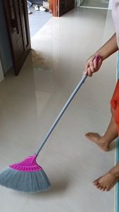ไม้กวาดอเนกประสงค์ รุ่นกลาง ที่กวาดขนาด45 ซม ทำความสะอาดได้ทั้ง พื้นเปียกและแห้ง