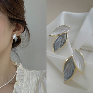 👍👍👍Korean Earrings For Women Fashion Jewelry Trendy Fresh Lovely Sweet Leaf Stud Earrings hypoallergenic earings for wedding silver earrings 925 original Drop Earrings Simple Personality Design ear studs for women ear ring 耳环ins简约