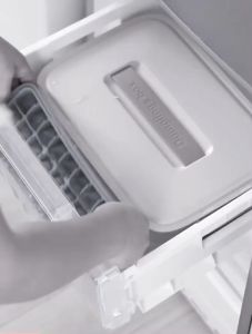 UMI Dulang Ais Icecube Box Ice Tray Ice Box Tray Mold Mould Square Maker Ice Cube Silicone Ice Cube Maker 冰箱冷冻自制冰格冰块制冰盒