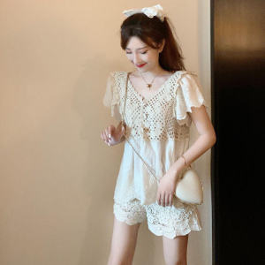 ชุดเสื้อแขนสั้นลูกไม้และกางเกงขาสั้นปักลาย V-neck ขนาดใหญ่ 2 ชิ้น ดีไซน์หรูหรา ผ้าฝ้าย 100% ฤดูร้อน 2024