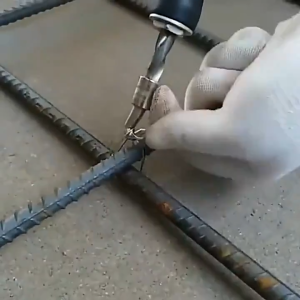 1PCS Automatic Rebar Tie Wire Twister For Construction Site Concrete Metal Wire Twisting Hook Fence Pull Tool Curved Hook Black