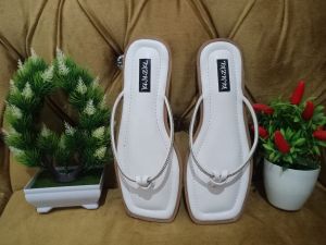 Tazkia sndal hells wanita teplek model jepit kekinian