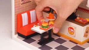 Robotime Rolife Super Creator Yum Yum Burgers (DW010) Plastic DIY Miniature House