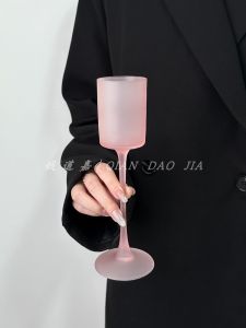 แก้วแชมเปญสไตล์นอร์ดิก Vintage Frosted Powder หลอดตรงสูงเท้าถ้วยแก้วค็อกเทลสร้างสรรค์ < Ne1> ถ้วยไวน์