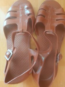 Dép quai hậu Bộ đội bằng nhựa (dép nam số 40) rữa nước được và Độ bền cao nhựa dẻo sản phẩm được rất nhiều KH tại Bạc Liêu tin dùng👍👍👍