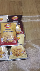 Keripik Kacang Tanah Paket Pedas Gurih Bawang 5 Pack Kecil 10gr LEANUT Snack Baru Unik Camilan Enak