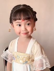 สติ๊กเกอร์ติดหน้าผาก แทททูสไตล์จีนโบราณ สติ๊กเกอร์ปีใหม่ กันน้ำ ศิลปะ เด็ก  ผู้หญิง ใช้ร่วมกับชุดจีนผู้หญิง หัว จีน โบราณ ดอกไม้ แต่งหน้าบนเวทีภาพถ่าย