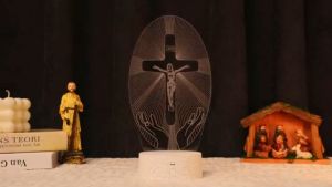 Best Gift Smart Home Creative Decoration Jesus Cross Monochrome 3 colors 7 colors 3D Night Light Design Optical Illusion Light Desk Lamp Desk Home Decor Birthday Religious Church Gift for Women Men Friend