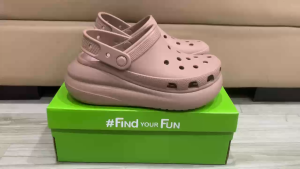 Giày sục crocs chuẩn xịn chống hôi chân nhựa tế bào êm mềm siêu bền đi mưa lội nước đi biển band crush đế cao 6cm màu nâu cafe