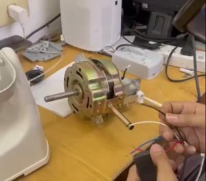 【COD】มอเตอร์พัดลม ตั้งพื้น 16″ นิ้ว HATARI ฮาตาริ ทองแดงแท้ แถม คาปาซิเตอร์ แกนคอ น็อต ปุ่มดึงส่าย ตัวล็อคใบพัดลม อะไหล่พัดลม