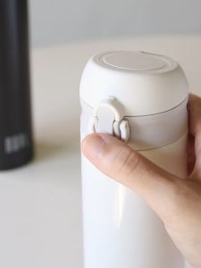 Cốc giữ nhiệt bằng thép không gỉ 304 hai lớp chống trơn kèm vỏ bọc chống trượt 500ml
