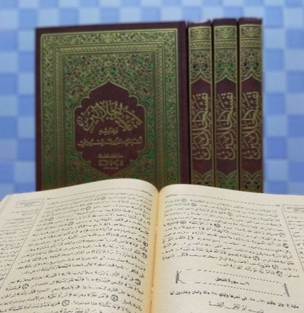 Porno onlayn tomosha: Ogli bilan paypoq kiygan ona